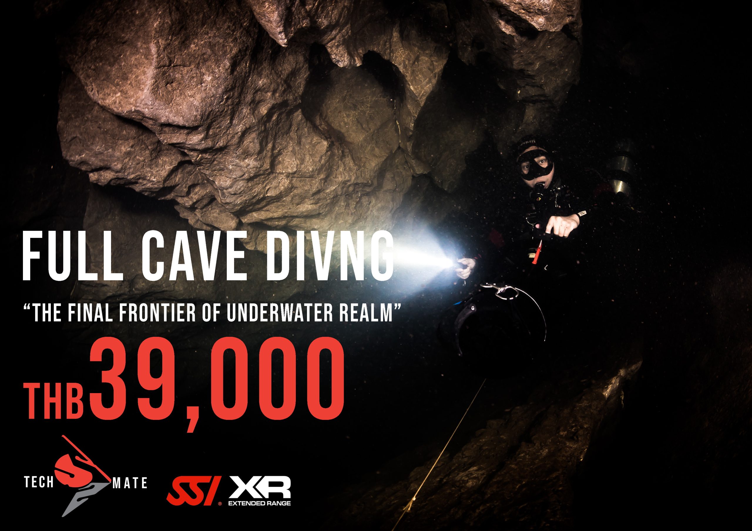 Cave diver signaling with flashlight, Full Cave Diving course